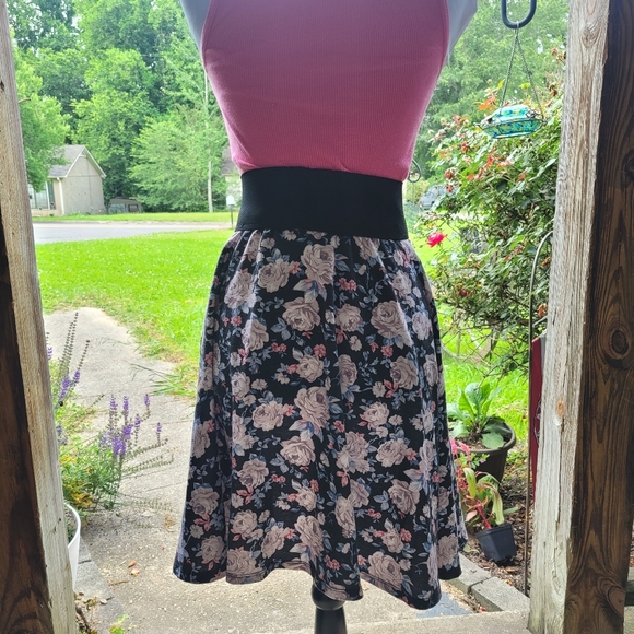 CLEANOUT SALE Floral Circle Skater Skirt - Picture 3 of 4
